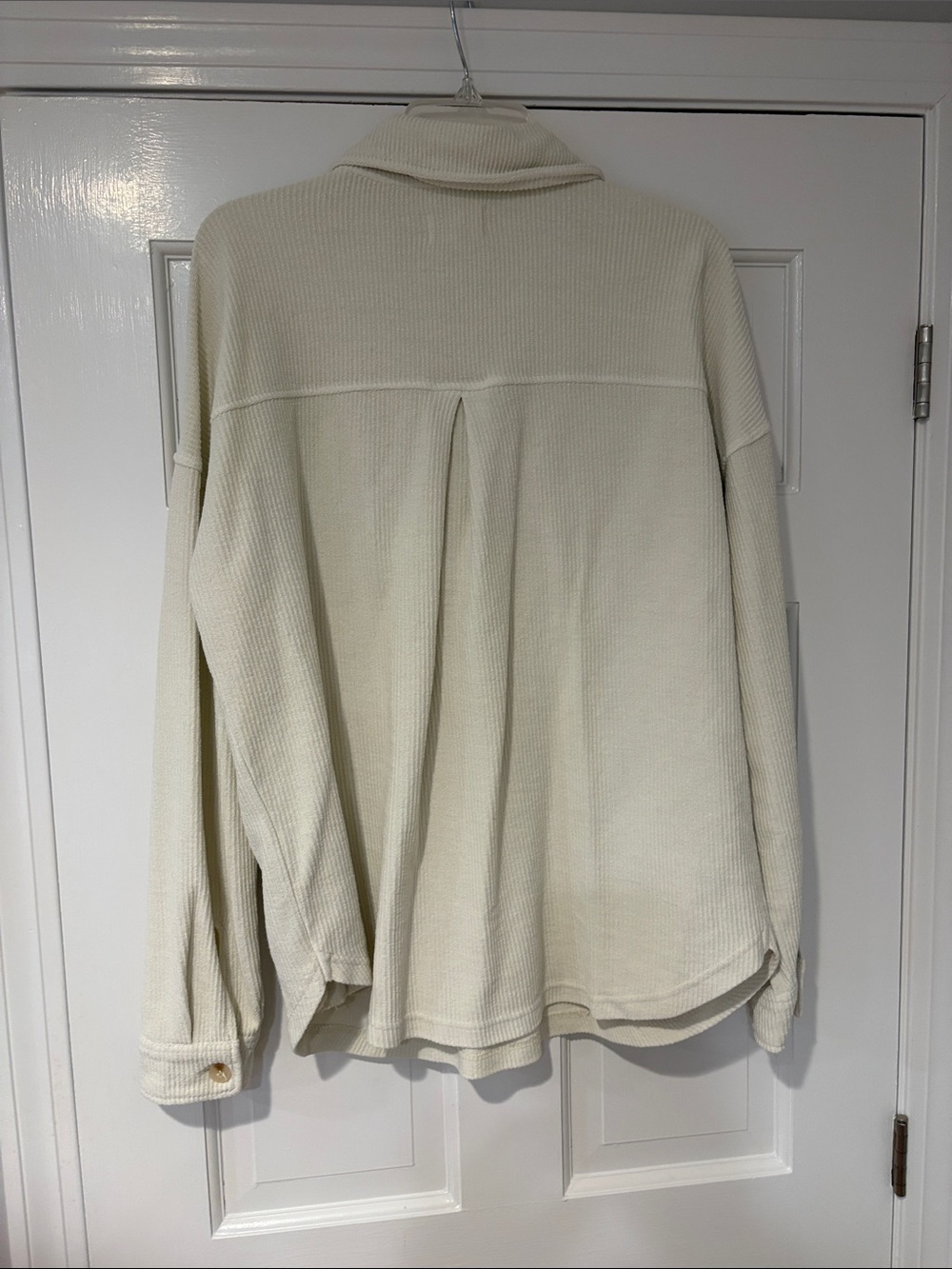 Thread & Supply Cream Ribbed Zip-Front Shacket. Large - Picture 5 of 5
